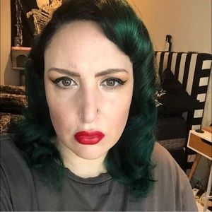 Meet your Posher, Billie